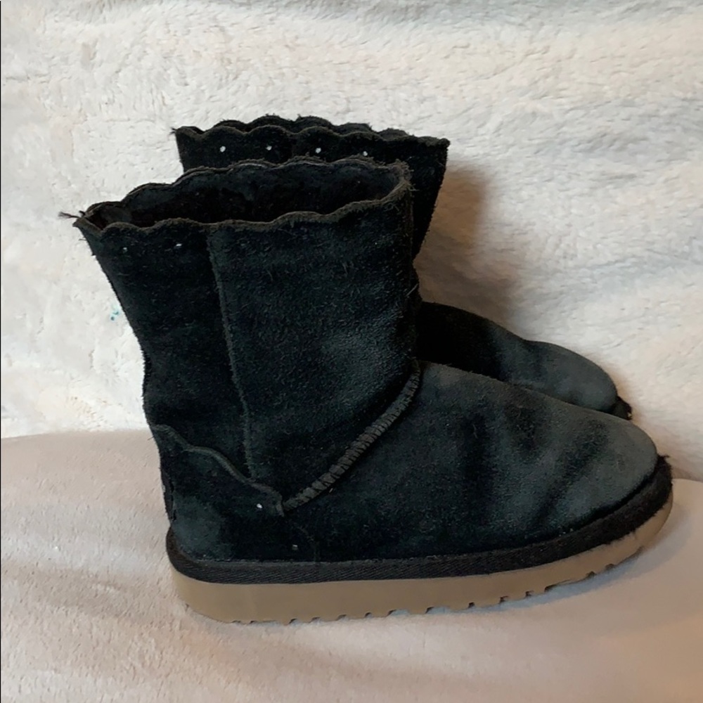 Ugg Girl Classic Fame Scallop boot size 11